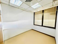 Mount Elizabeth Hospital (D9), Retail #498700221